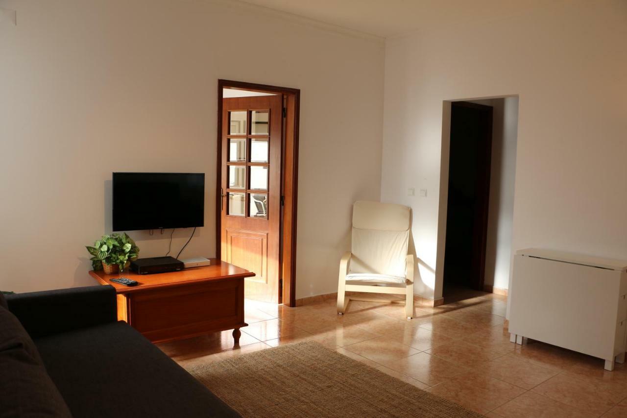 Home4U - Cosy Apartment With Fantastic Terrace กาบานัส เด ตาวีรา ภายนอก รูปภาพ